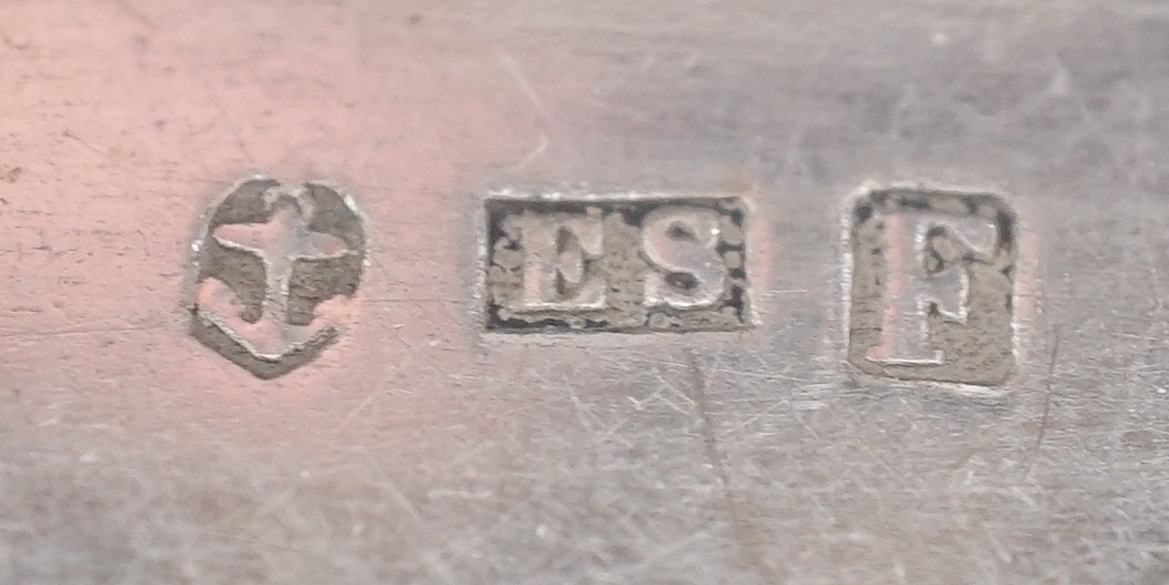 Australian naval interest - A Victorian engraved silver presentation snuff box, inscribed 'Presented to Capt. Samuel Smiley by the Passengers of the Ship Shaftesbury on the Termination of the Voyage from Liverpool to Mel